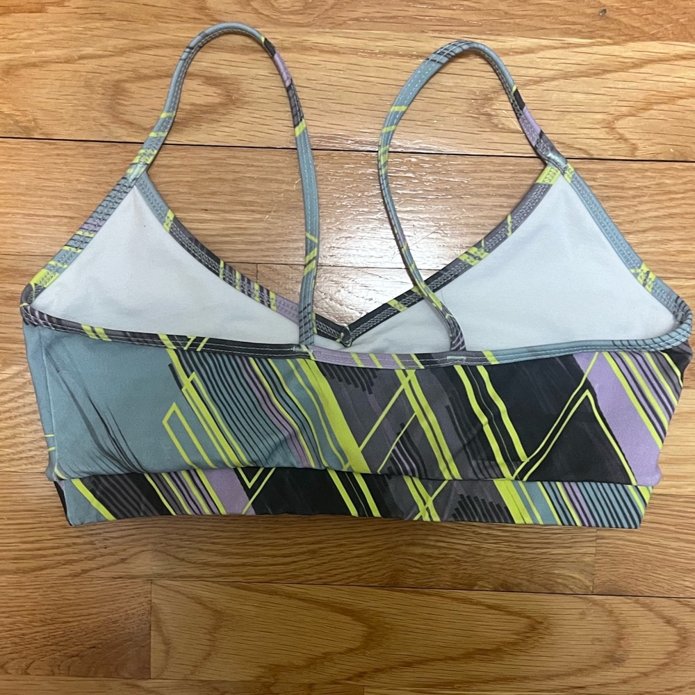techno design sports bra (s) - Picture 2 of 4